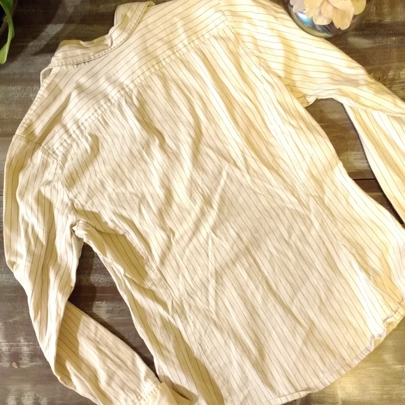 Button down Top - Picture 2 of 4